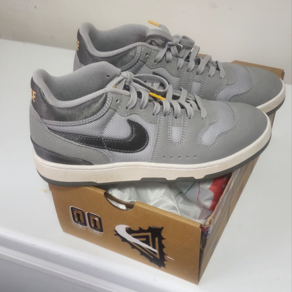 Nike Mac Attack SP Social Status